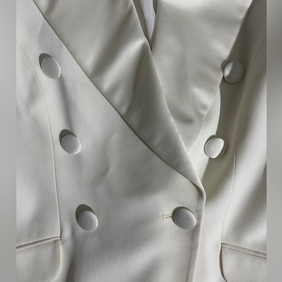 Vintage Dior Women’s Double-Breasted Ivory/White Blazer - Picture 8 of 9